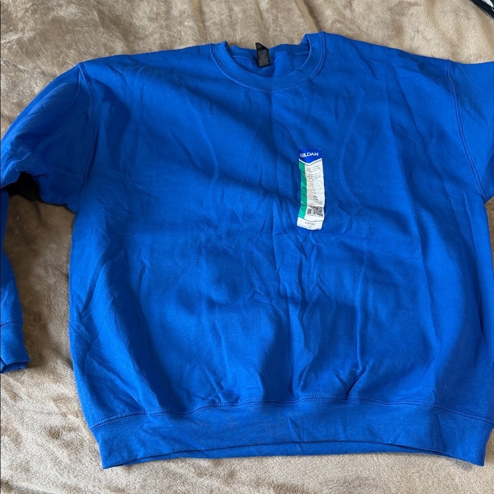 Gildan Men’s Royal Blue Crewneck Sweatshirt